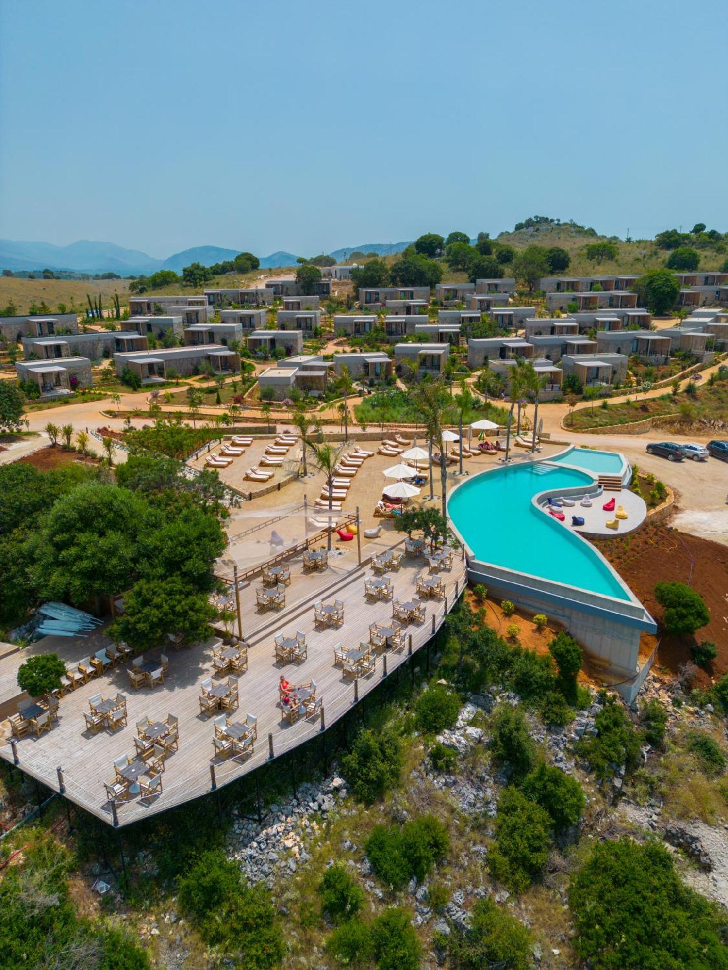Arameras Resort 4*
