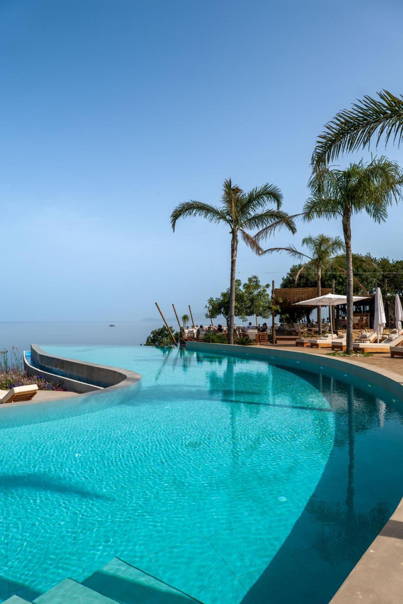 Resort Arameras 4*